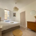 Logement 2 Chambres Lumineux, Parking Proche Centre Ville ペリグー