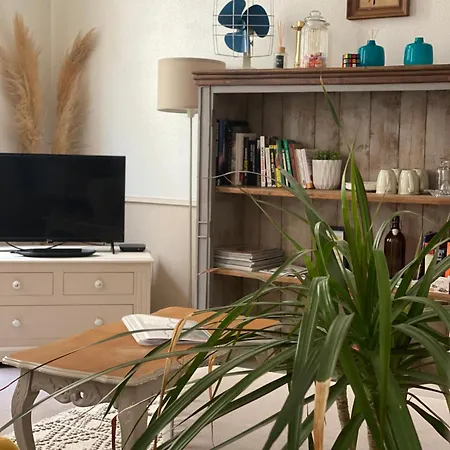 Cosy A Avec 2 Chambres, Wifi Fibre Апартаменты *